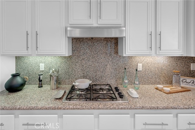 33736 Emerald Creek Court, Temecula CA: https://media.crmls.org/medias/c93e7642-3622-4cd0-964d-a575edebeccc.jpg