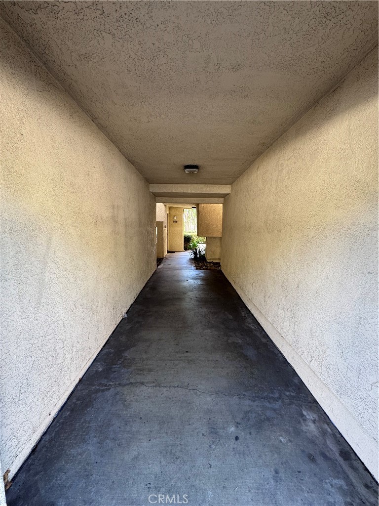 https://media.crmls.org/medias/c93ee976-b7b9-4846-a749-7f0b3b5dab52.jpg?preset=X-Large