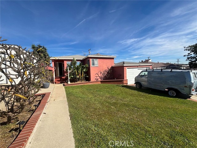 Detail Gallery Image 2 of 6 For 5013 W 139th, Hawthorne,  CA 90250 - 3 Beds | 2 Baths