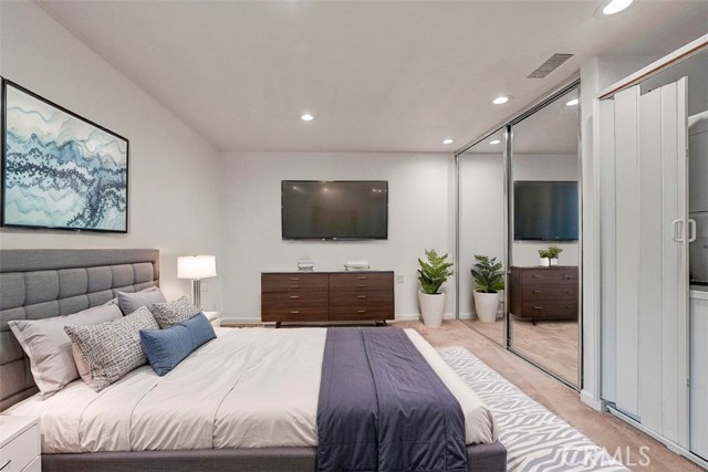 241 Calle Aragon, Laguna Woods CA: https://media.crmls.org/medias/c93fdc59-c813-4e3f-b834-0e43ed328994.jpg