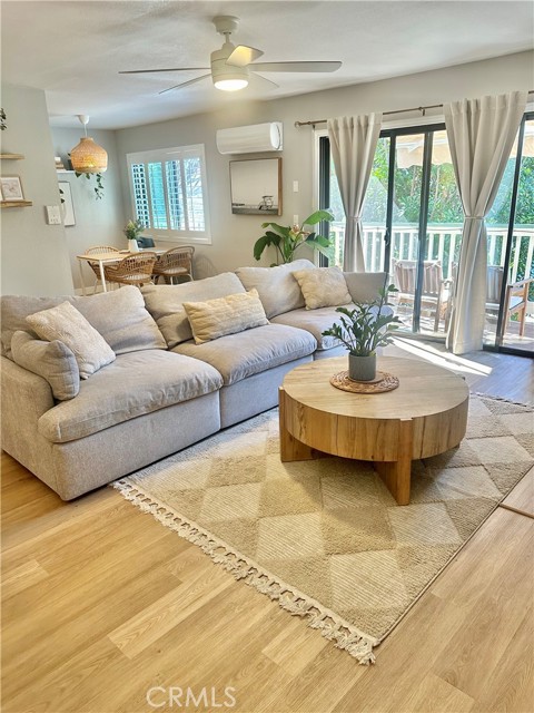 Detail Gallery Image 5 of 20 For 1045 E 3rd #4,  Long Beach,  CA 90802 - 2 Beds | 2 Baths