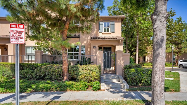 Detail Gallery Image 2 of 36 For 92 Trailing Vine, Irvine,  CA 92602 - 3 Beds | 2/1 Baths