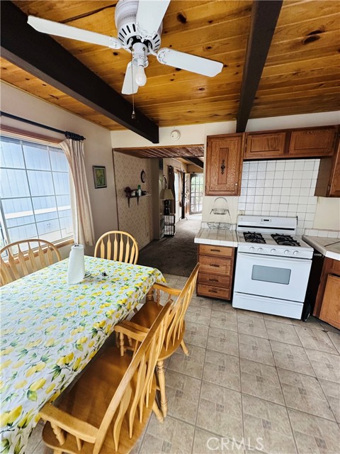 Detail Gallery Image 7 of 16 For 610 Holmes, Sugarloaf,  CA 92386 - 2 Beds | 1/1 Baths