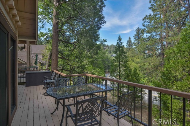Detail Gallery Image 14 of 24 For 517 Sugar Pine Dr, Lake Arrowhead,  CA 92352 - 2 Beds | 2 Baths
