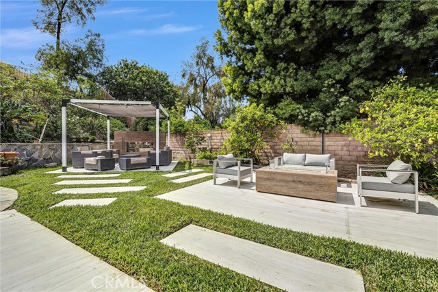 Detail Gallery Image 41 of 53 For 25432 Nottingham Ct, Laguna Hills,  CA 92653 - 5 Beds | 4/1 Baths