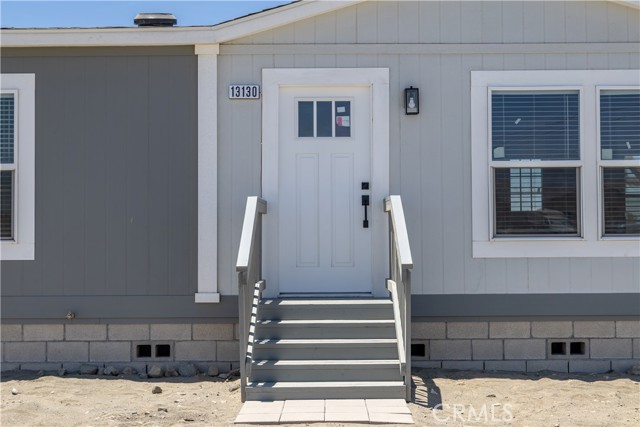 Detail Gallery Image 8 of 38 For 13130 Silver Rock Rd, Pinon Hills,  CA 92372 - 4 Beds | 2 Baths