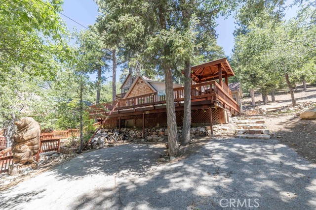 Detail Gallery Image 1 of 53 For 983 Knickerbocker Rd, Big Bear Lake,  CA 92315 - 4 Beds | 3 Baths