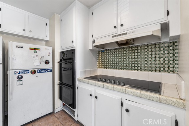 7948 Fallbrook Ave, West Hills CA: https://media.crmls.org/medias/c9446bc6-15b1-4cbd-9e7d-11ac1bb5487f.jpg