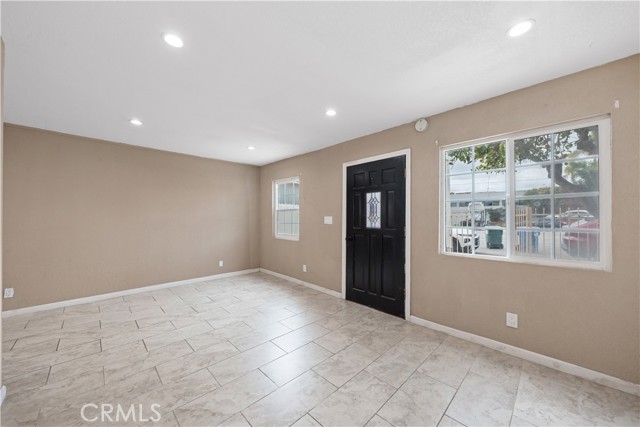 Detail Gallery Image 26 of 44 For 13032 S Main St, Los Angeles,  CA 90061 - 4 Beds | 2 Baths