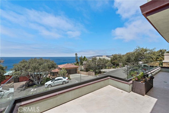 Detail Gallery Image 30 of 64 For 2340 Crestview Dr, Laguna Beach,  CA 92651 - 4 Beds | 5/1 Baths