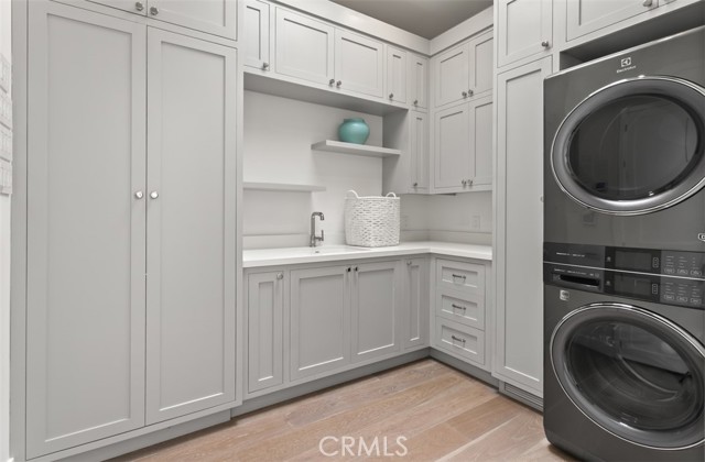 1501 Serenade, Corona del Mar CA: https://media.crmls.org/medias/c9465209-7811-459f-a315-9c6ee52e7898.jpg