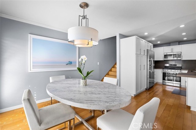 2000 Voorhees Avenue, Redondo Beach, California 90278, 3 Bedrooms Bedrooms, ,2 BathroomsBathrooms,Residential,Sold,Voorhees,SB23026527