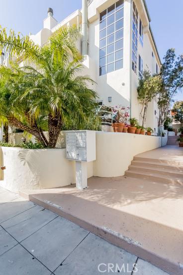 709 3rd Street, Hermosa Beach, California 90254, 2 Bedrooms Bedrooms, ,2 BathroomsBathrooms,Residential,Sold,3rd,SB15035783