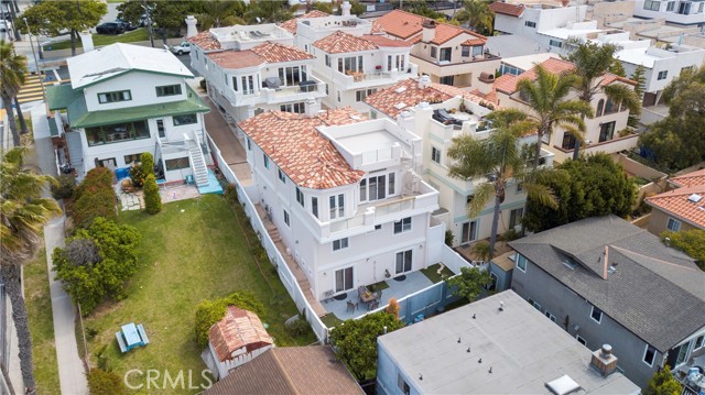 Detail Gallery Image 20 of 57 For 627 N Lucia Ave #B,  Redondo Beach,  CA 90277 - 4 Beds | 3/1 Baths