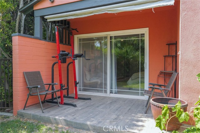 2528 N Orchard Drive, Burbank CA: https://media.crmls.org/medias/c948bcd4-b767-423b-bded-54c383072fbb.jpg