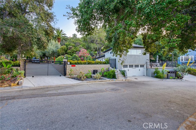 7576 -7582 McGroarty Terrace, Los Angeles CA: https://media.crmls.org/medias/c948c538-47e0-4e6b-b3f7-bd378c540cef.jpg