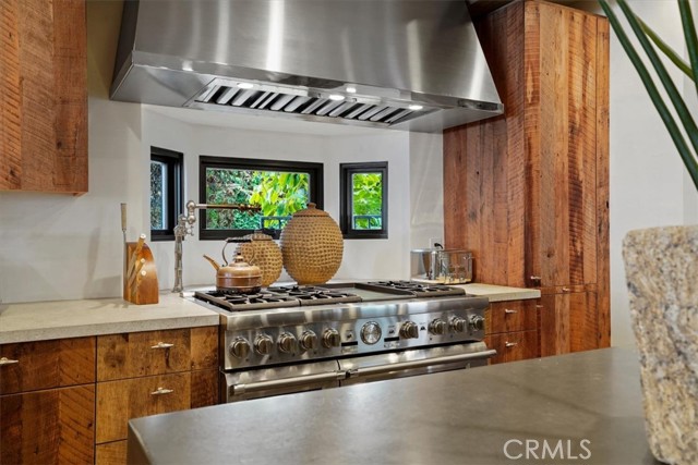 Detail Gallery Image 12 of 42 For 1920 Ocean Way, Laguna Beach,  CA 92651 - 4 Beds | 4 Baths