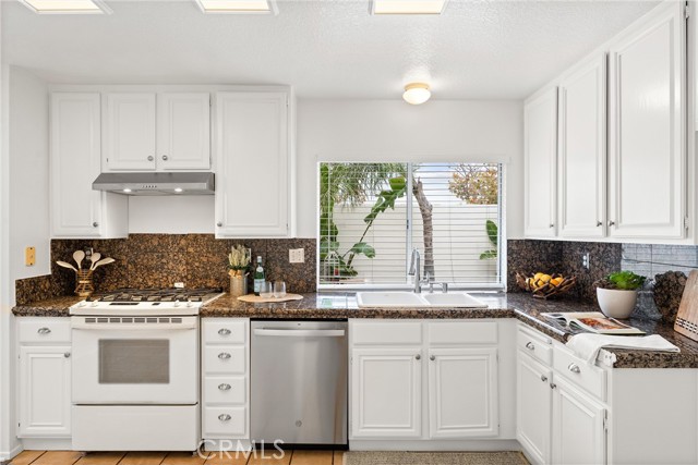 Detail Gallery Image 9 of 48 For 15 Temecula Ct, Rancho Santa Margarita,  CA 92688 - 3 Beds | 2/1 Baths