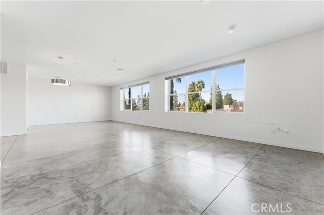 Detail Gallery Image 11 of 30 For 435 W Center Street Promenade, Anaheim,  CA 92805 - 2 Beds | 2 Baths