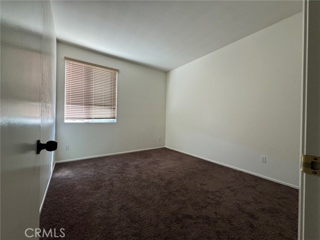 Detail Gallery Image 10 of 14 For 12779 Hawks Hill St, Victorville,  CA 92395 - 4 Beds | 2 Baths