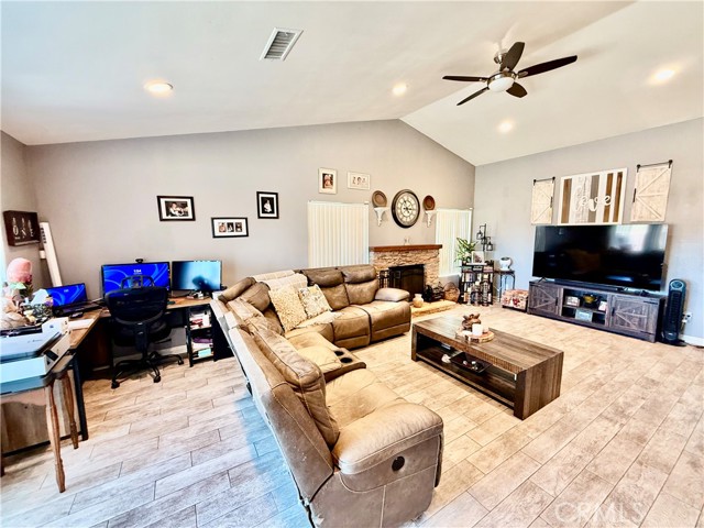 Detail Gallery Image 14 of 43 For 14556 Agave, Moreno Valley,  CA 92553 - 3 Beds | 2 Baths