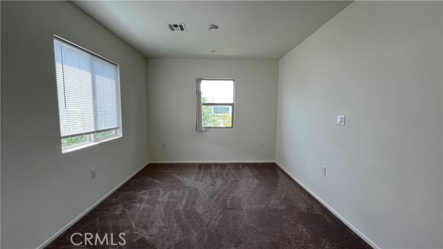Detail Gallery Image 12 of 20 For 24709 6th St, San Bernardino,  CA 92410 - 3 Beds | 3 Baths