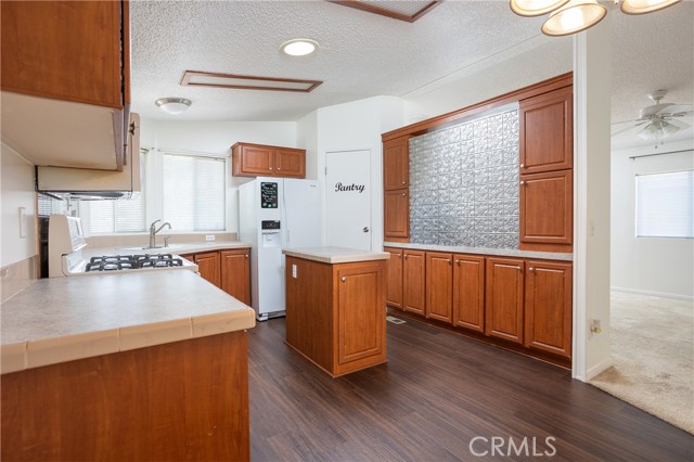 Detail Gallery Image 10 of 41 For 32600 32600 Old Highway 74 Space  144, Hemet,  CA 92545 - 2 Beds | 2 Baths