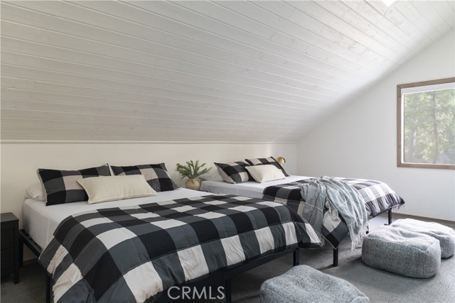 Detail Gallery Image 20 of 22 For 340 Crystal Lake Rd, Big Bear Lake,  CA 92315 - 4 Beds | 3 Baths