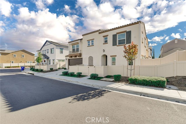 Detail Gallery Image 3 of 43 For 31969 Monet, Yucaipa,  CA 92399 - 3 Beds | 2/1 Baths