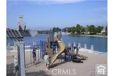 50 Shadowbrook, Irvine CA: https://media.crmls.org/medias/c94e0127-4239-4855-90e5-69d152fc8a5f.jpg