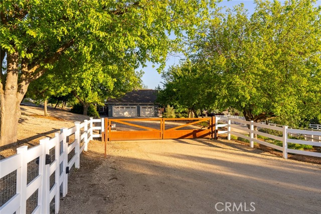 Detail Gallery Image 2 of 51 For 228 L P Ranch Rd, Templeton,  CA 93465 - 4 Beds | 4 Baths