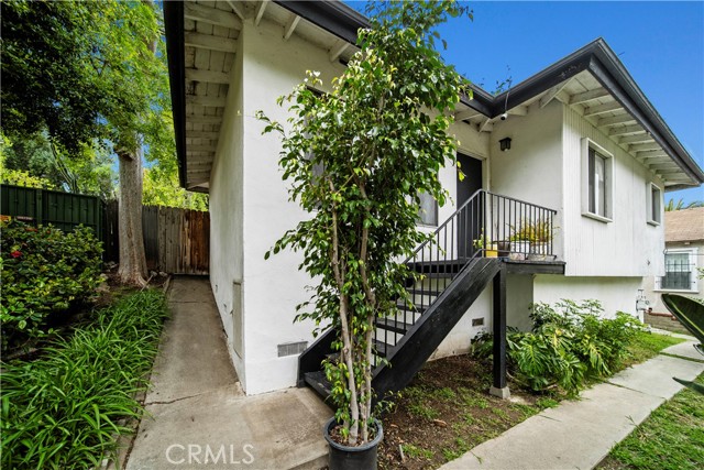 Detail Gallery Image 1 of 24 For 3181 Cadet Ct, Los Angeles,  CA 90068 - 3 Beds | 2 Baths