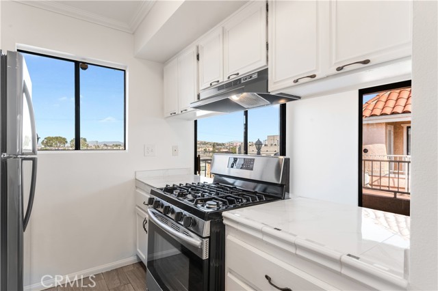 Detail Gallery Image 6 of 36 For 1168 E 10th St #213,  Long Beach,  CA 90813 - 2 Beds | 2 Baths