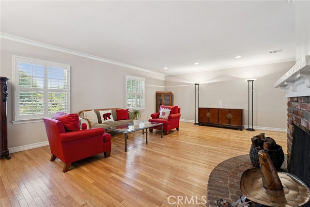 6217 Orion Avenue, Van Nuys CA: https://media.crmls.org/medias/c95001a0-be66-4b6c-9697-de6aea792a2e.jpg