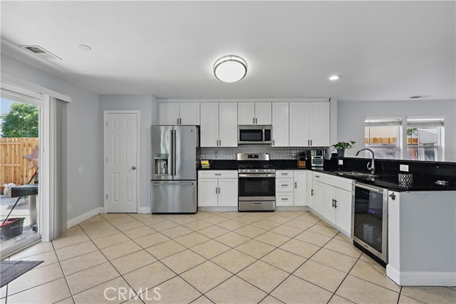 Detail Gallery Image 9 of 44 For 1235 Sunrise Dr, Merced,  CA 95348 - 4 Beds | 2/1 Baths