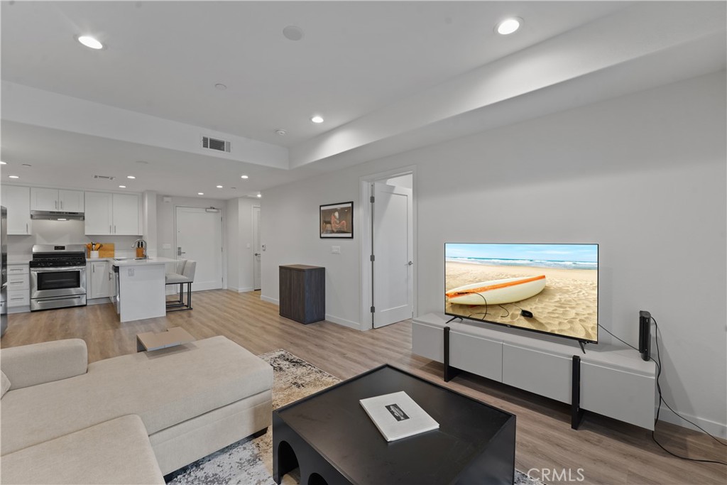 419 N Chandler Avenue #305