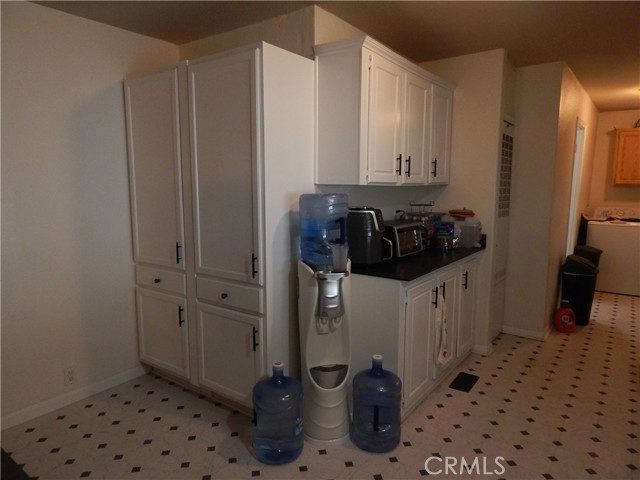 2200 W WILSON, Banning CA: https://media.crmls.org/medias/c95221ab-cf4a-4dec-bf41-210b713e776f.jpg
