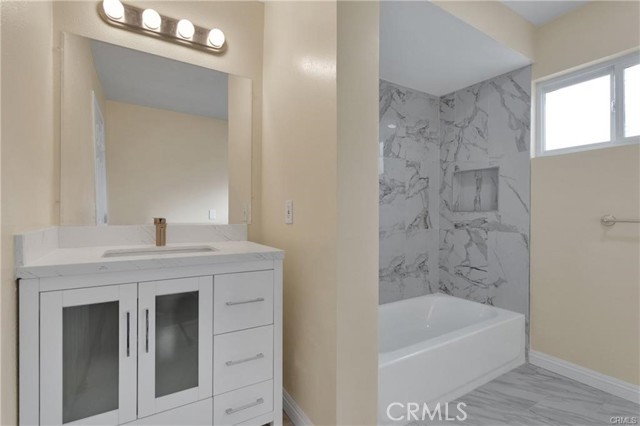 Detail Gallery Image 4 of 5 For 12802 Rain Shadow Rd, Victorville,  CA 92395 - 4 Beds | 3 Baths