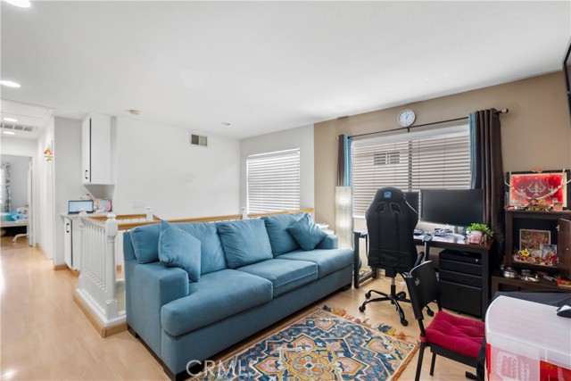 25760 Wordsworth Lane, Stevenson Ranch CA: https://media.crmls.org/medias/c9535d3a-c0f7-4df8-84e4-f24f3afaed66.jpg