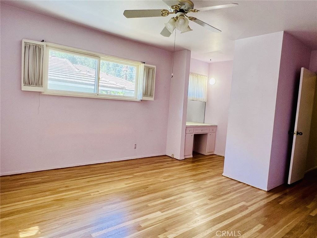 https://media.crmls.org/medias/c9548580-505b-4f82-91fc-9de25d3a6833.jpg?preset=X-Large