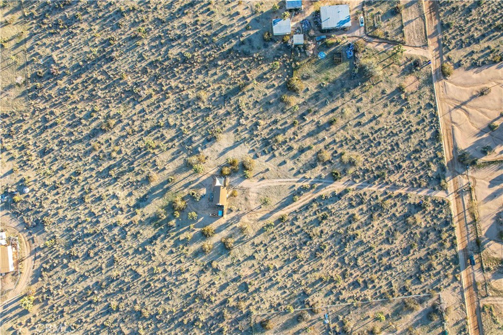 https://media.crmls.org/medias/c954a06a-9831-428b-a552-688b95196bba.jpg?preset=X-Large