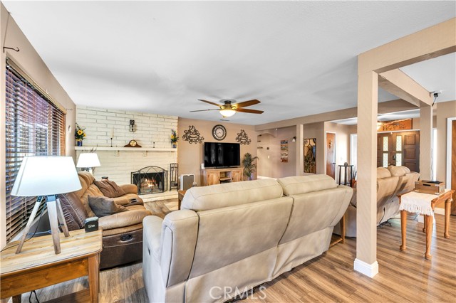 Detail Gallery Image 16 of 43 For 25907 New Chicago, Hemet,  CA 92544 - 3 Beds | 2 Baths