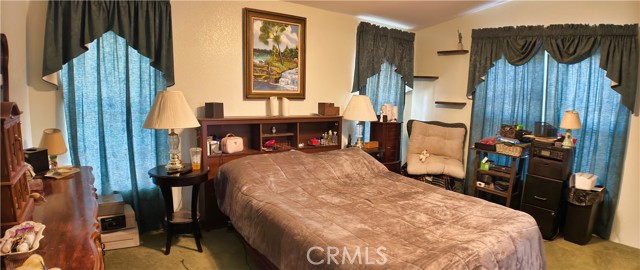 Detail Gallery Image 4 of 44 For 10975 Decker, Oak Hills,  CA 92344 - 3 Beds | 2 Baths