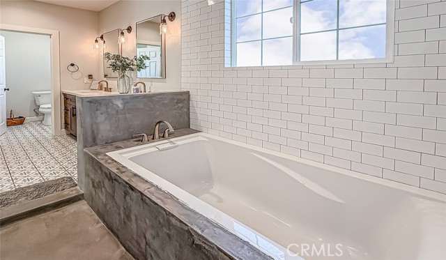 843 Encino Vista Drive, Thousand Oaks CA: https://media.crmls.org/medias/c9554b70-850d-4c13-9b27-60e9e2f5cf7d.jpg