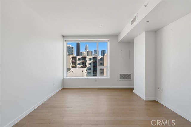 Detail Gallery Image 4 of 50 For 1050 S Grand Ave #708,  Los Angeles,  CA 90015 - 1 Beds | 1 Baths