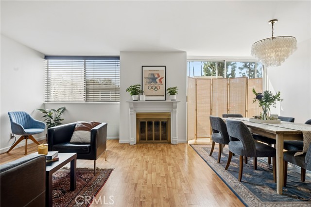 Detail Gallery Image 4 of 21 For 14141 Dickens #312,  Sherman Oaks,  CA 91423 - 2 Beds | 2 Baths