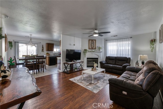 Detail Gallery Image 9 of 34 For 423 N Morningside, Dinuba,  CA 93618 - 4 Beds | 2 Baths