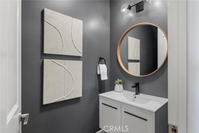 7938 Kenyon Avenue, Los Angeles CA: https://media.crmls.org/medias/c957fce5-3ad1-4754-9c1f-5e4c599713da.jpg