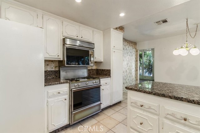 19259 Ludlow St., Porter Ranch CA: https://media.crmls.org/medias/c958218a-ae5e-4144-b14f-eb6567764366.jpg