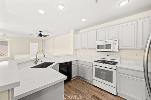 39719 Princeton Way, Murrieta CA: https://media.crmls.org/medias/c9587c41-06c1-4220-9c0b-db90caae5635.jpg